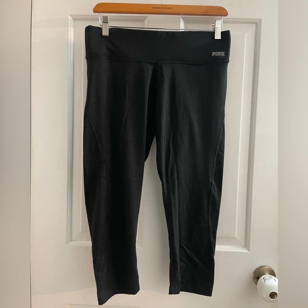 PINK Victoria's Secret | Ultimate Yoga Black Capri Pants, Size Medium